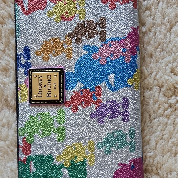 NWOT Dooney & Bourke Disney Parks Rainbow Mickey Mouse Large Wallet 💗🌈💜🐁 - Picture 3 of 15